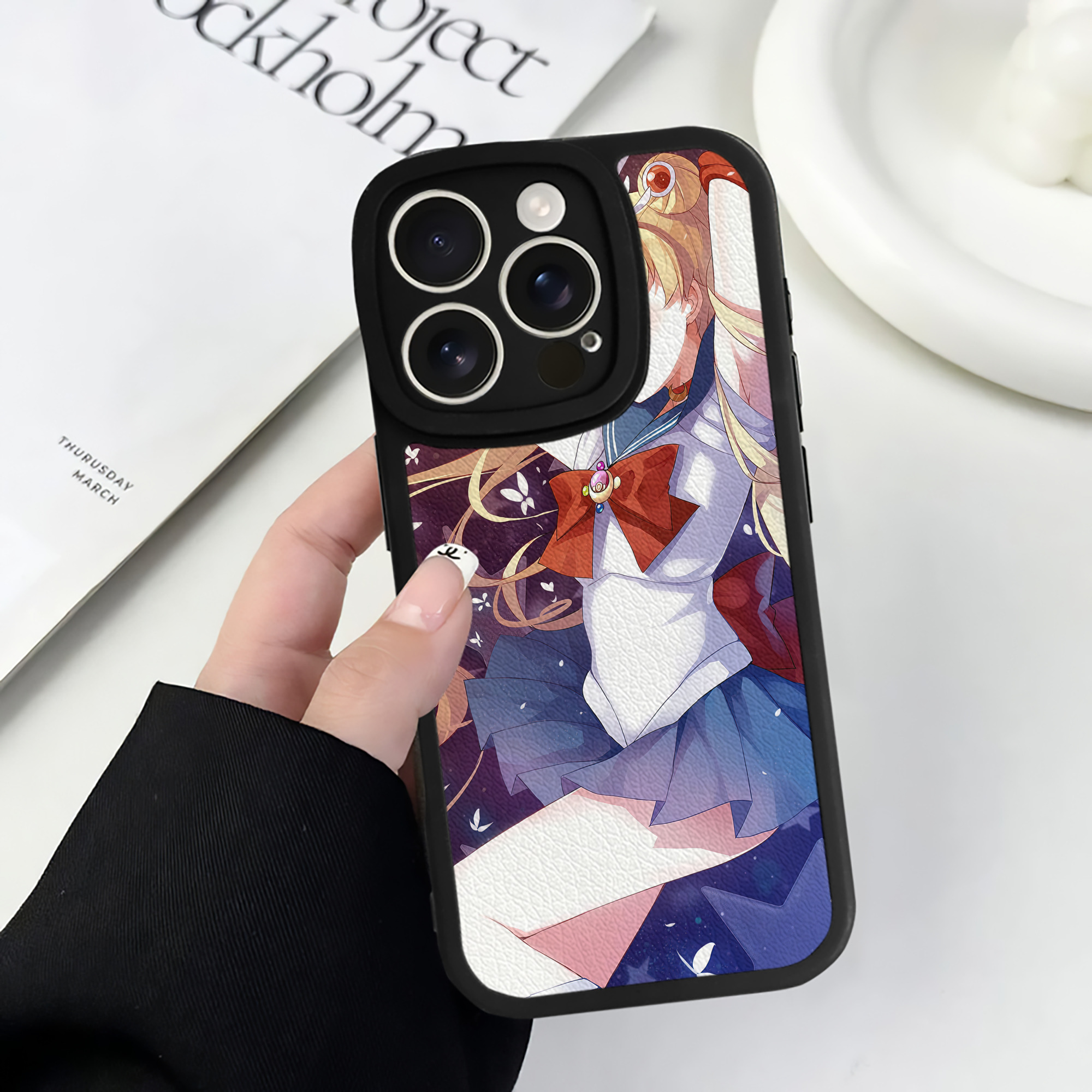 （画像用） 美少女戦士セーラームーン Sailor Moon 【iPhone 16シリーズ対応】シリコンスマホケース（レザー調） 材質：シリコン